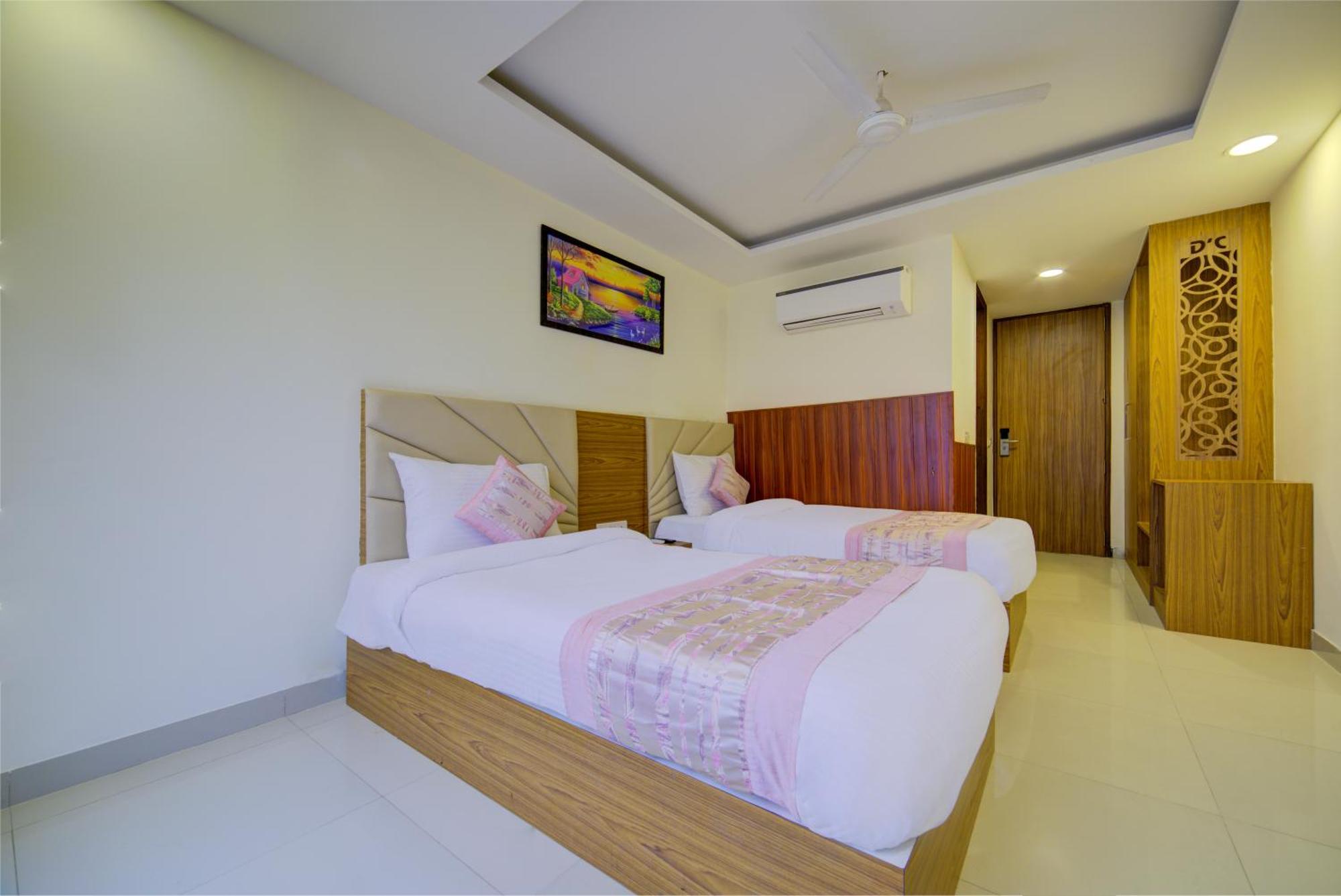 Hotel Grand Suites By D'Capitol Near Delhi Airport Nueva Delhi Exterior foto