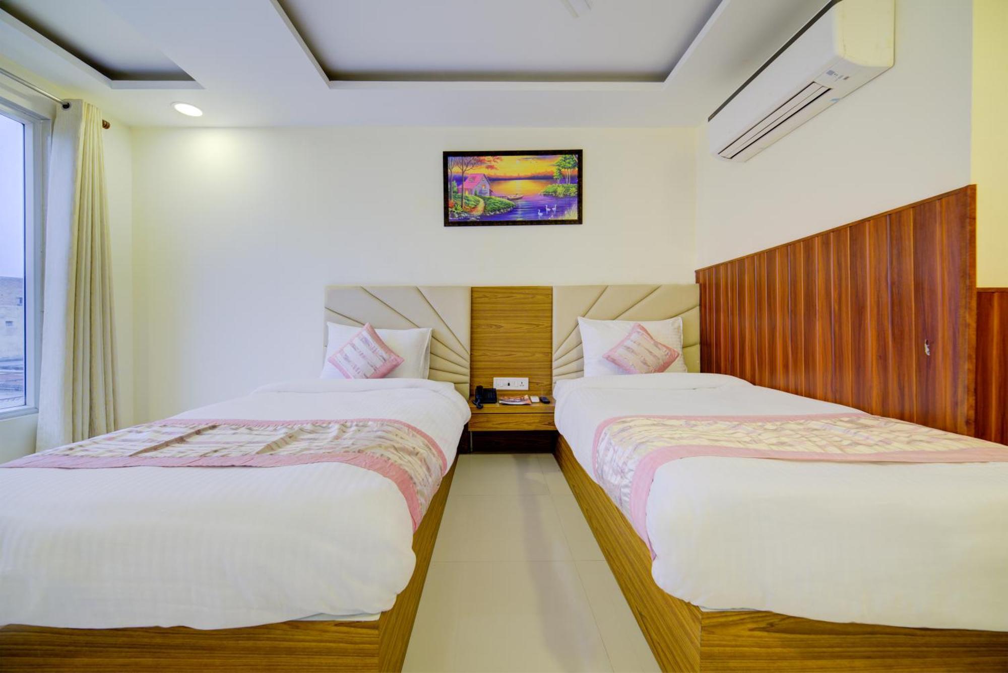 Hotel Grand Suites By D'Capitol Near Delhi Airport Nueva Delhi Exterior foto