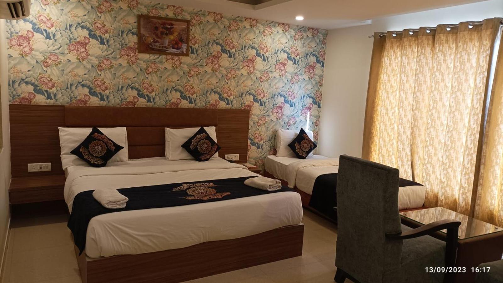 Hotel Grand Suites By D'Capitol Near Delhi Airport Nueva Delhi Exterior foto