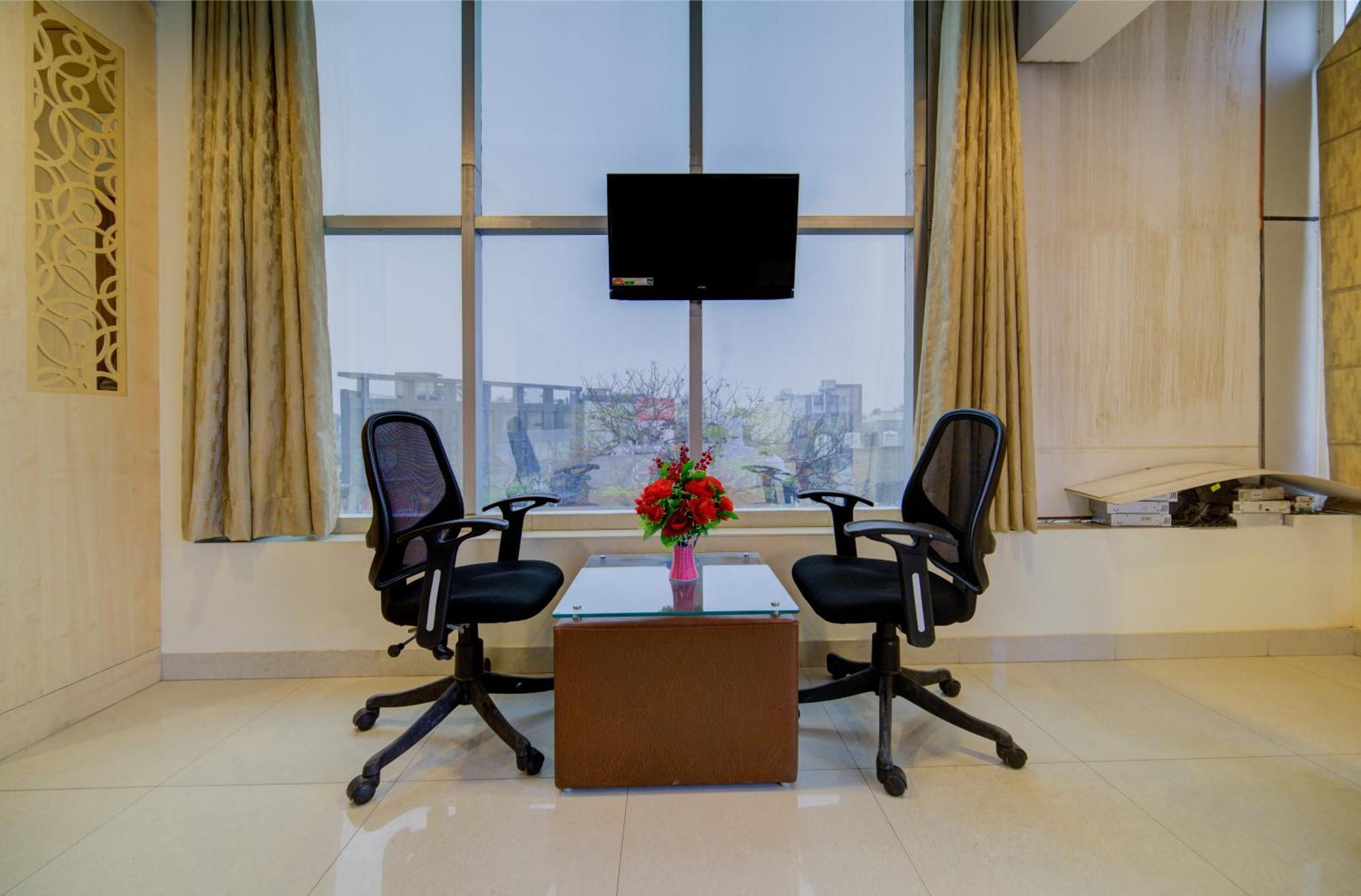 Hotel Grand Suites By D'Capitol Near Delhi Airport Nueva Delhi Exterior foto